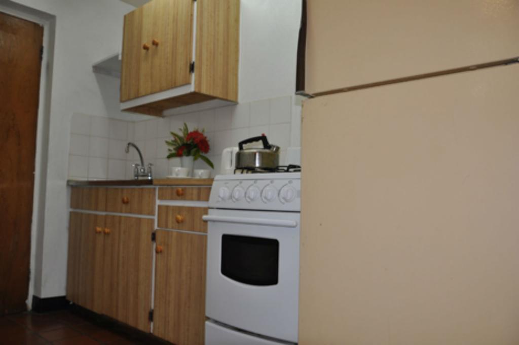 Carib Blue Apartments Oistins ห้อง รูปภาพ
